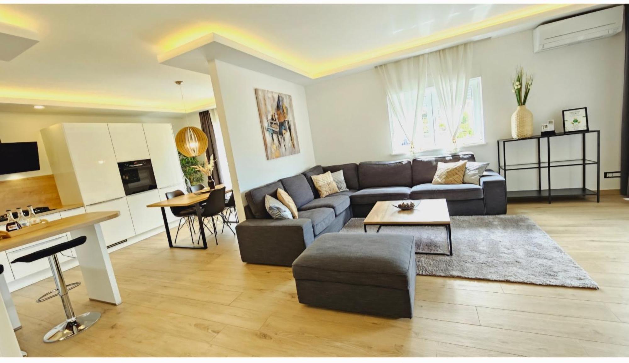Eximius Apartment Pula Bagian luar foto