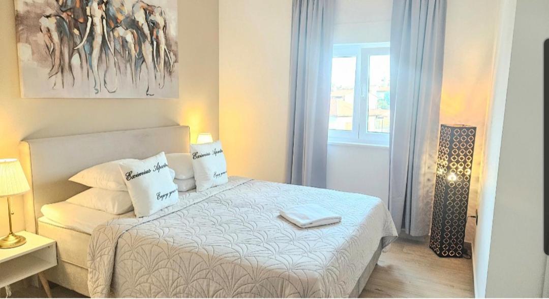 Eximius Apartment Pula Bagian luar foto
